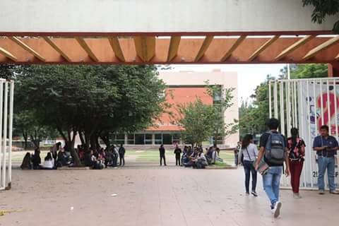 Advierten rechazados de la UABJO que continuarán con manifestaciones