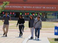 Piden a AMLO garantizar educación de rechazados de la UABJO
