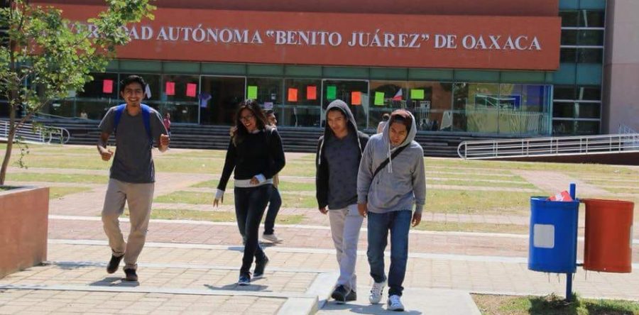 Piden a AMLO garantizar educación de rechazados de la UABJO