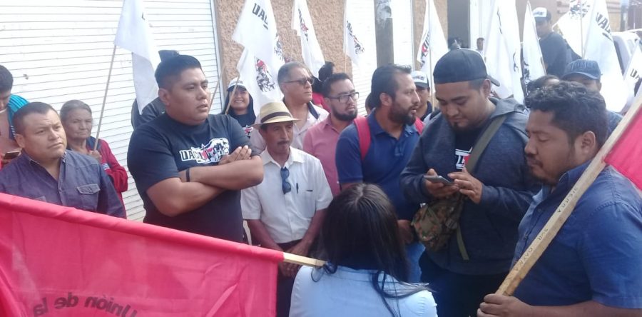 Llaman maestros y sindicatos a una desobediencia civil