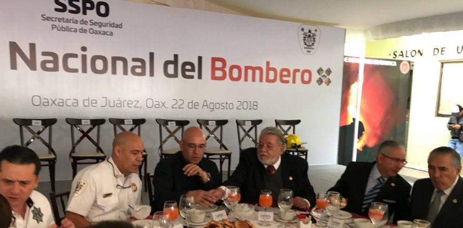 Celebran a los Bomberos en Oaxaca por su día