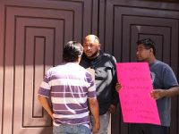 Piden la reinstalación de la directora de la escuela España