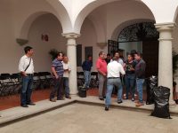 Organizaciones juveniles de la UABJO piden espacios en la Facultad de Arquitectura