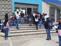 ¡Qué renuncien sino pueden!, exigen padres de familia en la prepa 5