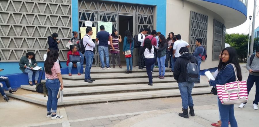 ¡Qué renuncien sino pueden!, exigen padres de familia en la prepa 5