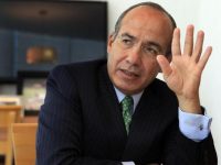 Felipe Calderón pone en duda atentado contra el mandatario de Venezuela