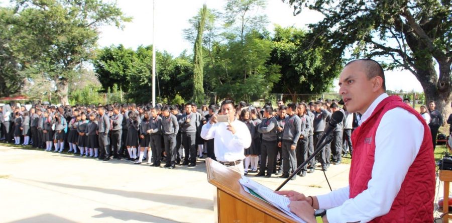Con tres aulas más, mobiliario y equipo didáctico inician clases en el COBAO de Cuilapam
