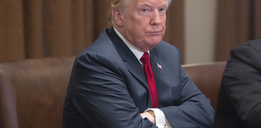 Trump critica a las empresas de redes sociales por ‘silenciar a millones’