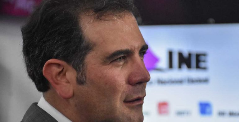 Participa Consejero Presidente del INE en conversatorio sobre desinformación en Brasil