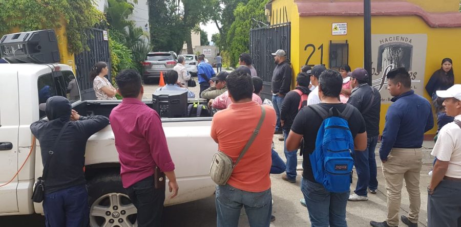 Visita de Ulises Ruiz a Oaxaca provocación para el magisterio; le gritan “¡asesino!”