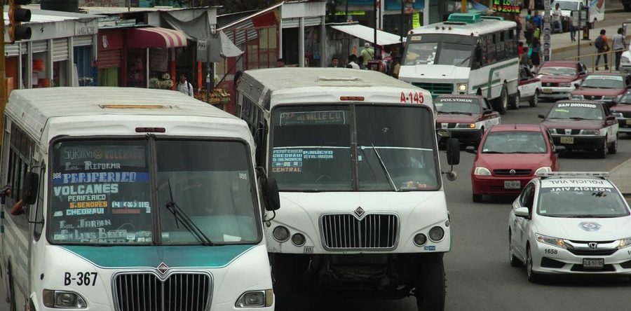Pulpo camionero en Oaxaca: sector voraz que ha ahuyentado todos intentos de cambio: Adrián Ortiz