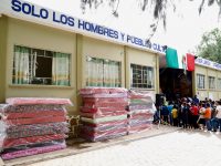 Entrega IEEPO material de apoyo a internado de Reyes Mantecón