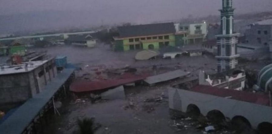 Al menos 385 muertos y 540 heridos por los seísmos y el tsunami en Indonesia