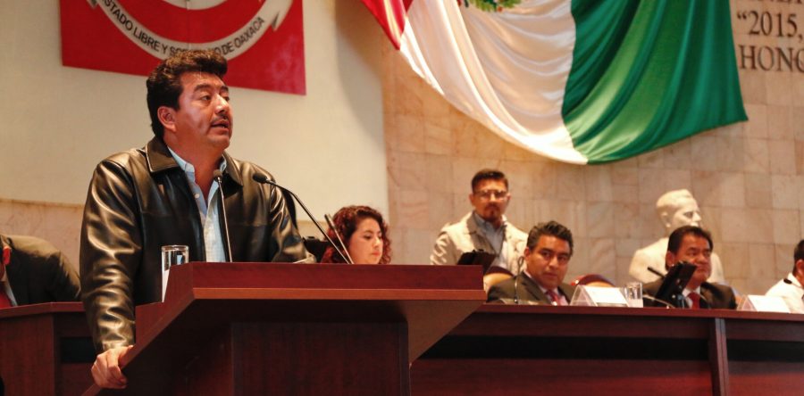 Exige Juan Mendoza Reyes concluir supercarreteras y atender reconstrucción por sismos en la Costa e Istmo