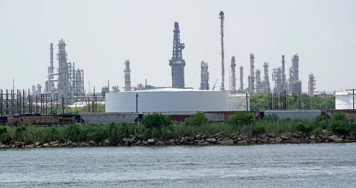 AIE prevé caída de demanda petrolera en 2019