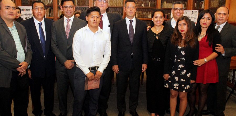 Atestigua Alejandro Murat inicio de la campaña “Septiembre mes del testamento”