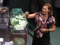 Ante rebatiña, emite Morena convocatoria para comisiones