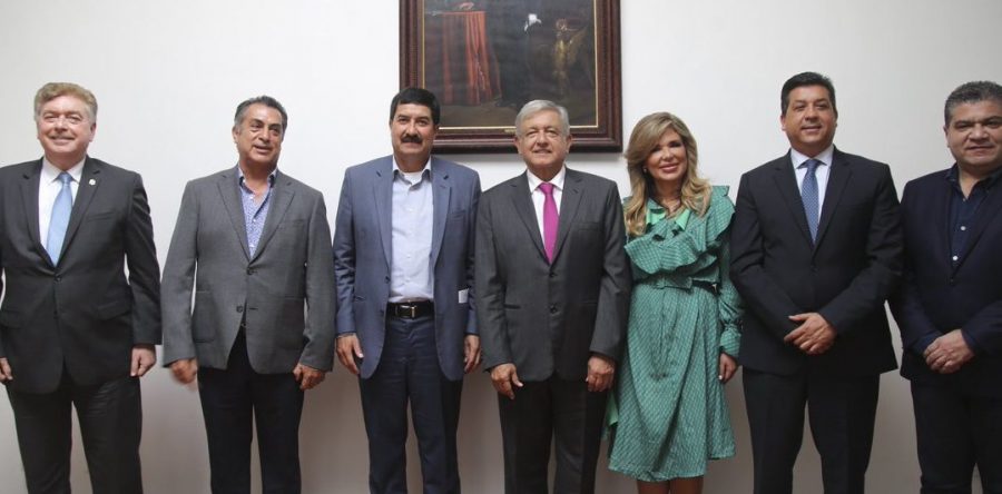 Bajar impuestos en la frontera y atender pobreza, acordó AMLO con gobernadores norteños