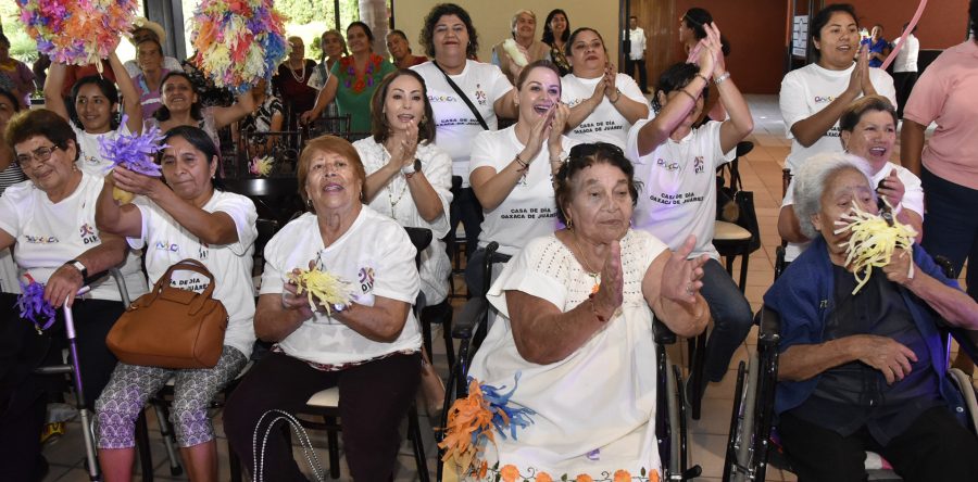 Con gran alegría, usuarios de la Casa de Día participan en concurso de Danzón