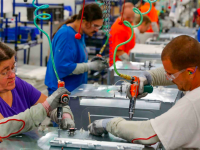 Confianza de sector manufacturero crece 2.3 por ciento