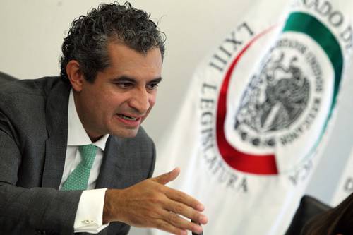 Contratos que aumentarán producción petrolera ya están en la Constitución: Ochoa Reza