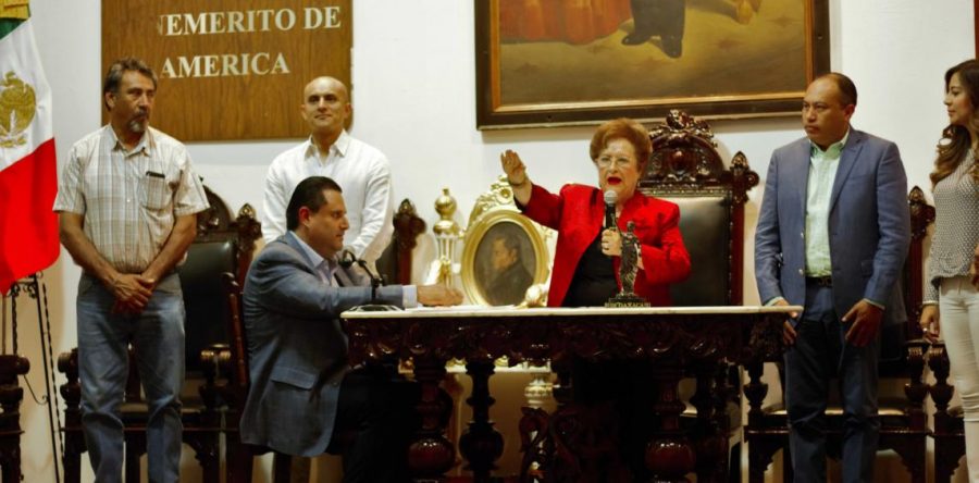 Rosa Silvia, mujer forjada con el viento de huracanes: Alfredo Martínez de Aguilar