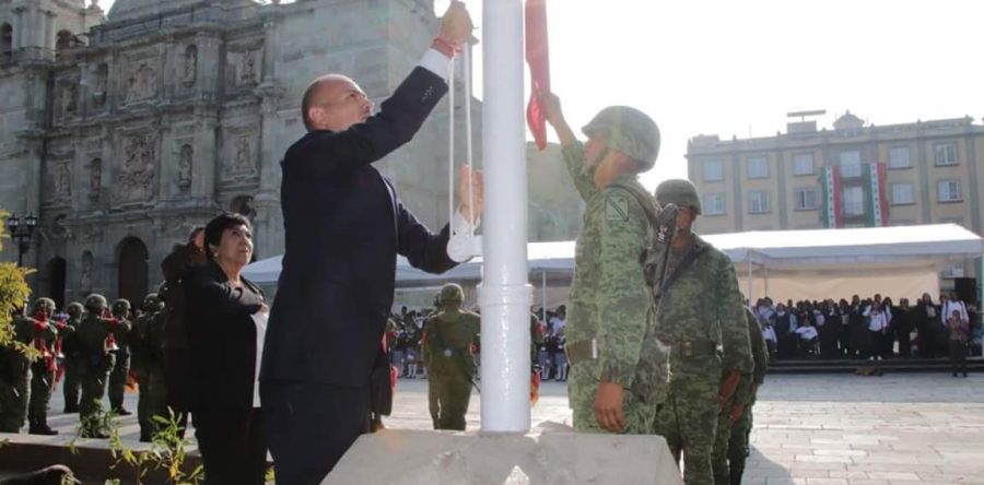 DIF Estatal Oaxaca encabeza izamiento a nuestro lábaro patrio en la capital oaxaqueña