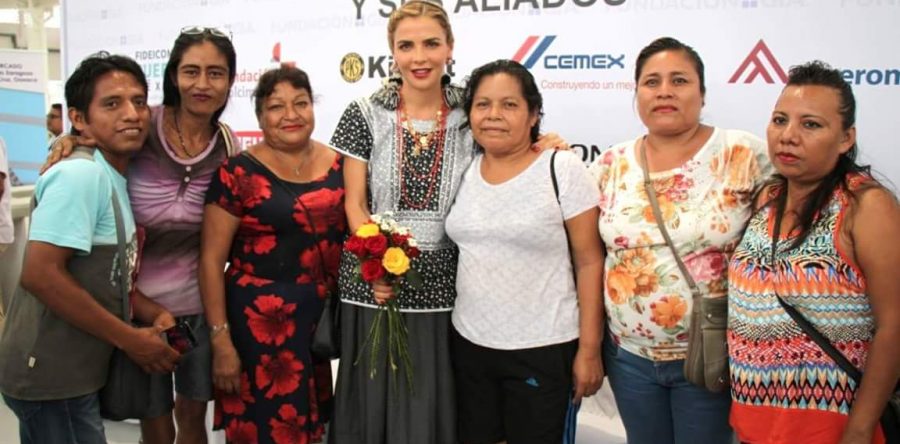 San Francisco Ixhuatán se beneficia con los apoyos y servicios del  Programa “Juntos”: Ivette Morán de Murat