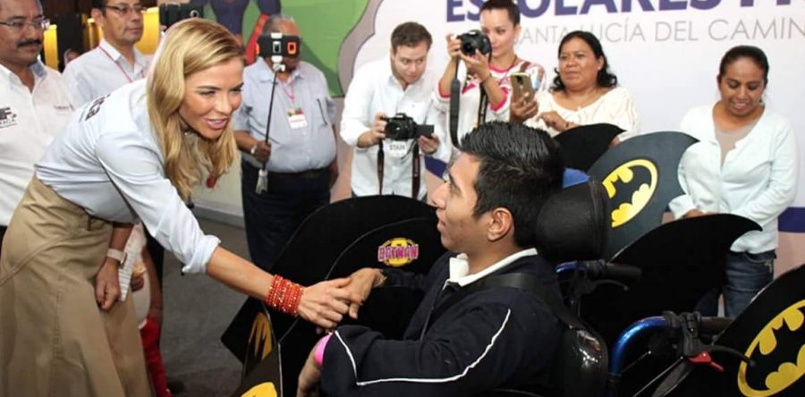 Ivette Morán de Murat encabezó el lanzamiento del Programa de Desayunos Escolares Fríos 2018 en la capital oaxaqueña