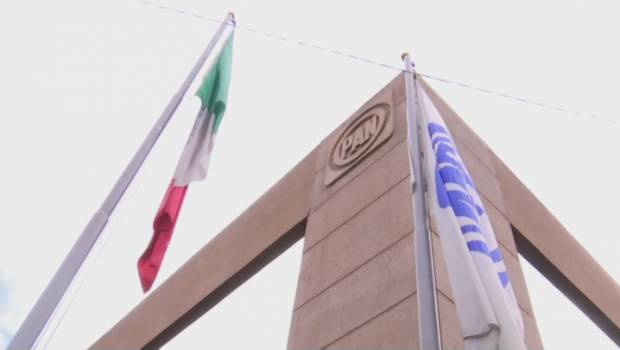 Dirigentes del PAN tendrán que reducir sus salarios por ley