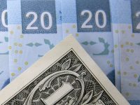 Dólar fuerte será el ‘freno’ de Banxico para bajar tasas en 2019, según S&P y Moody’s