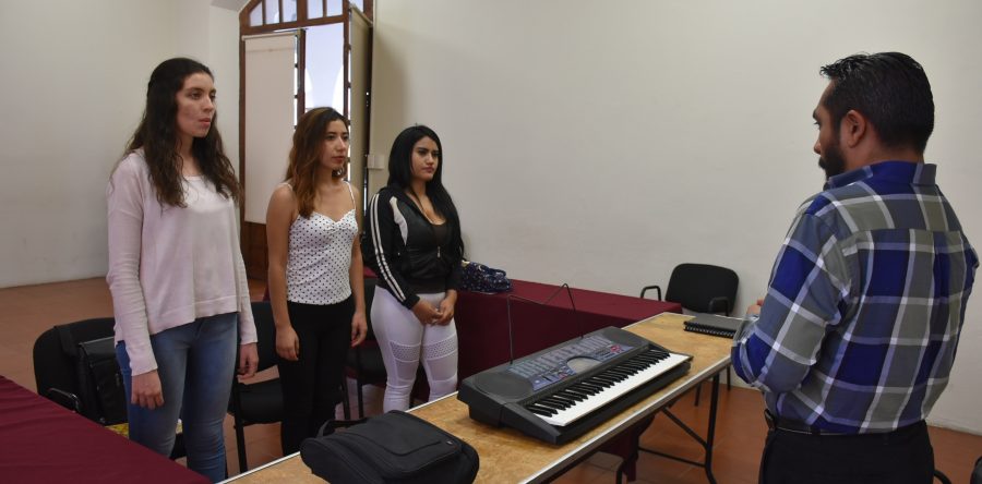 Afinan la voz Señorita América 2018 y sus coristas para participar en fiestas patrias