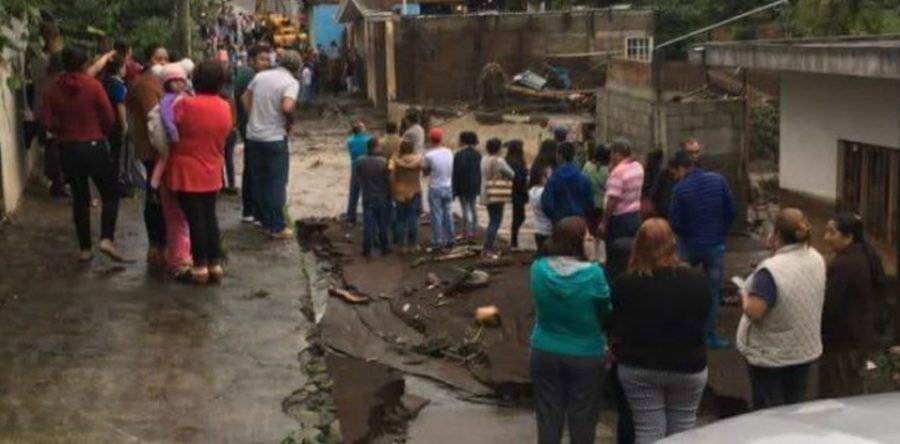 En Michoacán, al menos tres muertos y siete desaparecidos por los desbordamientos de río y represa