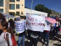 Marchan normalistas en apoyo a la UNAM y em rechazo al porrísmoNo