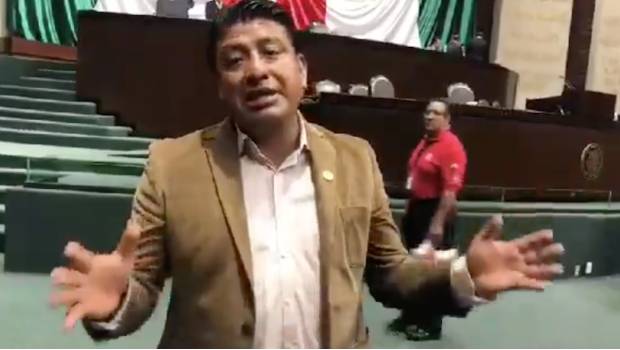 Fue mi equipo: se deslinda diputado por error ortográfico al escribir “aprovación”