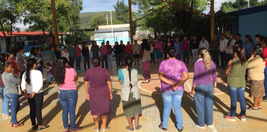 Padres de familia, factor clave en la mejora de la convivencia escolar: IEEPO