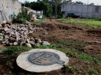 Colonia Estado de Oaxaca se beneficia con obras de drenaje