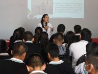 Imparte IOAM pláticas sobre migración a estudiantes de la mixteca