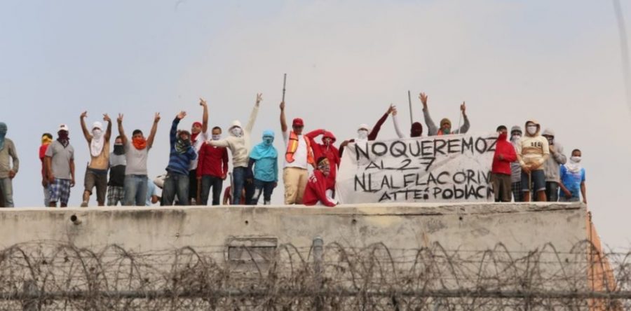 Internos del penal de Topo Chico protestan por traslados
