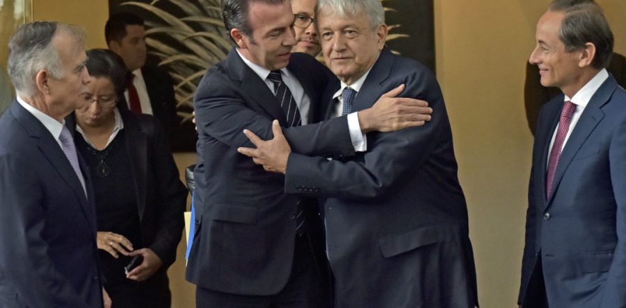 López Obrador reitera amnistía a políticos, empresarios y “famosos”