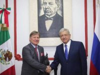López Obrador se reúne con el embajador ruso Viktor V. Koronelli