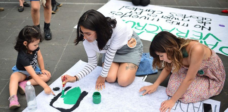 Morena anuncia que impulsará despenalización del aborto