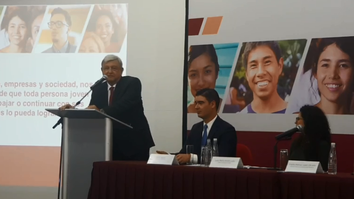 Necesitamos sector privado y social para acomodar a los jóvenes: AMLO