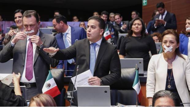 No sólo Morena; PRI, PRD, PT y MC firmaron “ley mordaza”