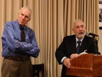 Nobel de Economía prevé recesión en EU de aquí a un año