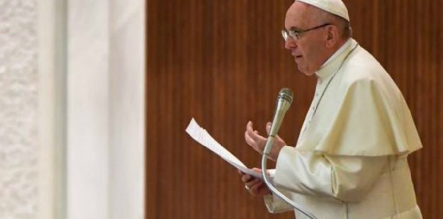 Papa Francisco pide no decir “palabrotas” a los padres
