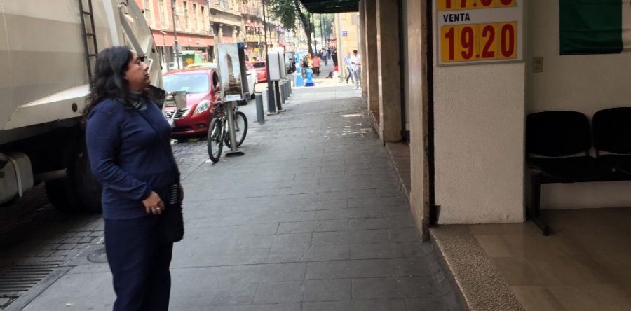 Peso gana, atento en conversaciones comerciales