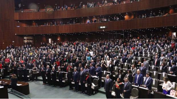Presentarán iniciativa para que el presidente acuda al Congreso durante el Informe de Gobierno