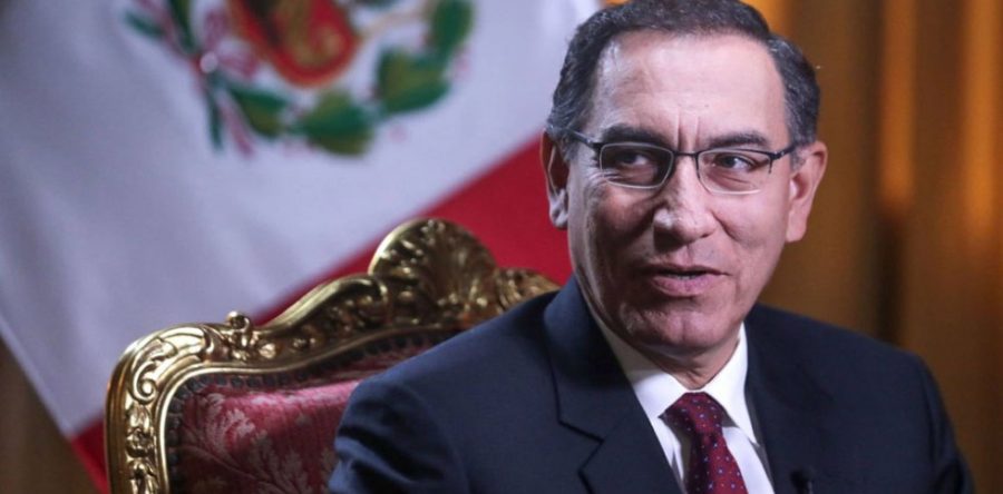 Presidente de Perú amenaza disolver Congreso de no aprobar sus reformas