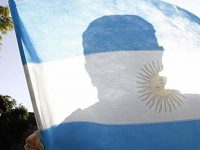 Presidente de banco central de Argentina renuncia a 3 meses de su arribo